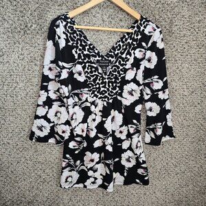 White House Black Market Top Womens Small Black Double V‎ Neck Floral Blouse